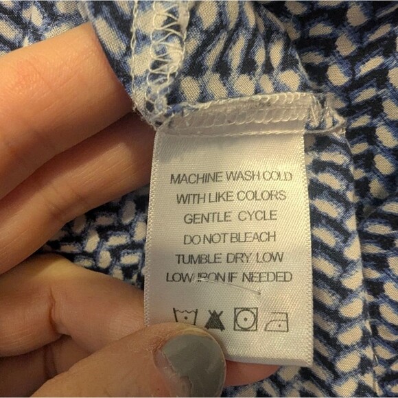 Foxcroft Shaped Fit Women's Size 14 White Button-Up Shirt Long Sleeve Rayon Top - Picture 4 of 9